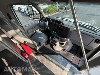 2017 Ford Super Duty E-350 Cutaway DRW - miniatura 24