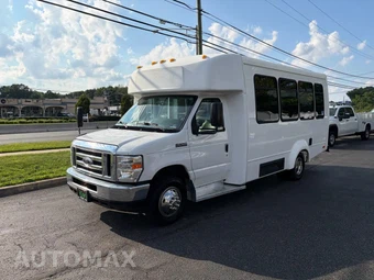 2017 Ford Super Duty E-350 Cutaway DRW - miniatura 3