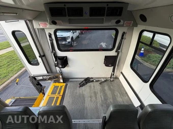 2017 Ford Super Duty E-350 Cutaway DRW - miniatura 33