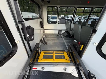 2017 Ford Super Duty E-350 Cutaway DRW - miniatura 39