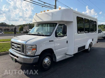 2017 Ford Super Duty E-350 Cutaway DRW - miniatura 4