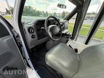 2017 Ford Super Duty E-350 Cutaway DRW - miniatura 50
