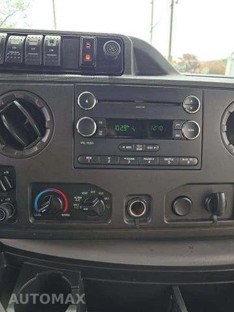 2017 Ford Super Duty E-350 Cutaway DRW - miniatura 10