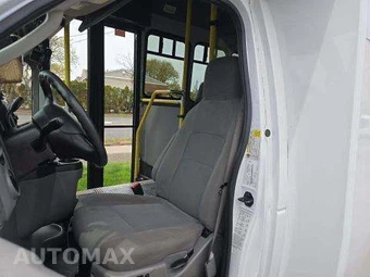 2017 Ford Super Duty E-350 Cutaway DRW - miniatura 6