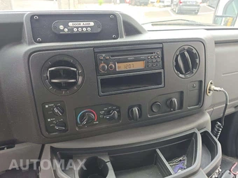 2017 Ford Super Duty E-350 Cutaway DRW - miniatura 10