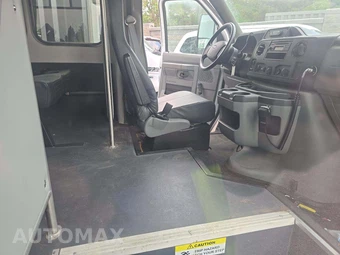 2017 Ford Super Duty E-350 Cutaway DRW - miniatura 17