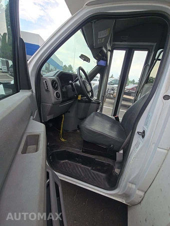 2017 Ford Super Duty E-350 Cutaway DRW - miniatura 6