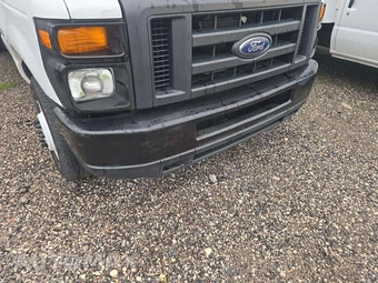 2017 Ford Super Duty E-350 Cutaway DRW – miniatura 19