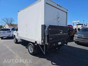 2017 Ford Super Duty E-350 Cutaway DRW - miniatura 3
