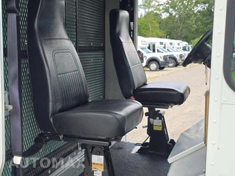2017 Ford Super Duty E-350 Stripped Chassis DRW - miniatura 12