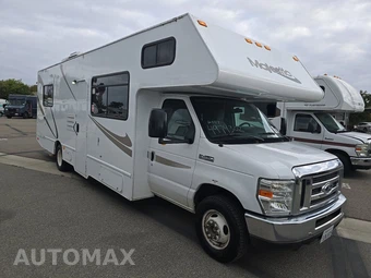 2017 Ford Super Duty E-450 Cutaway DRW 158.0" WB - miniatura 3