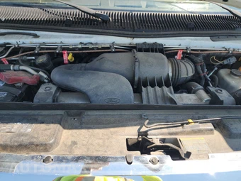 2017 Ford Super Duty E-450 Cutaway DRW - miniatura 17