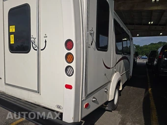2017 Ford Super Duty E-450 Cutaway DRW – miniatura 4