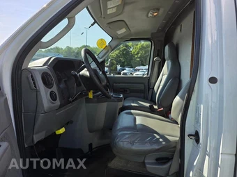 2017 Ford Super Duty E-450 Cutaway DRW - miniatura 3