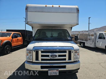 2017 Ford Super Duty E-450 Cutaway DRW – miniatura 2