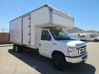 2017 Ford Super Duty E-450 Cutaway DRW – miniatura 3