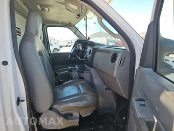 2017 Ford Super Duty E-450 Cutaway DRW – miniatura 8