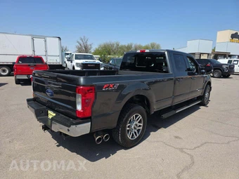 2017 Ford Super Duty F-250 Lariat Crew Cab Long Bed - miniatura 3
