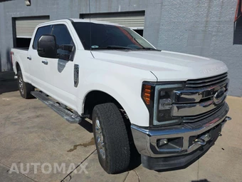 2017 Ford Super Duty F-250 Lariat Crew Cab Medium Bed - miniatura 4