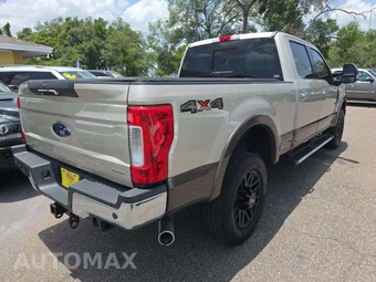 2017 Ford Super Duty F-250 Lariat Crew Cab Medium Bed - miniatura 3