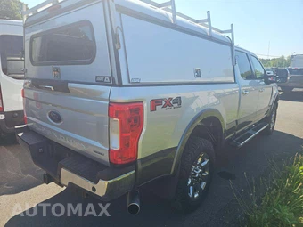 2017 Ford Super Duty F-250 Lariat Crew Cab Medium Bed - miniatura 3
