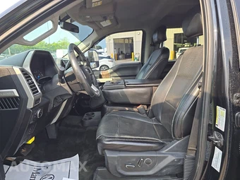 2017 Ford Super Duty F-250 Lariat Crew Cab Medium Bed - miniatura 7