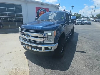 2017 Ford Super Duty F-250 Lariat Crew Cab Medium Bed