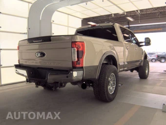 2017 Ford Super Duty F-250 Lariat Crew Cab Medium Bed - miniatura 5