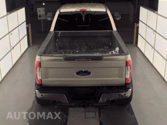 2017 Ford Super Duty F-250 Lariat Crew Cab Medium Bed - miniatura 5