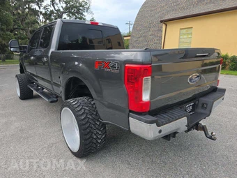 2017 Ford Super Duty F-250 Lariat Crew Cab Medium Bed - miniatura 2