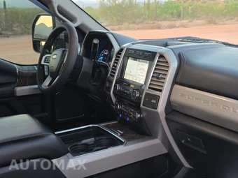 2017 Ford Super Duty F-250 Lariat Crew Cab Medium Bed - miniatura 16