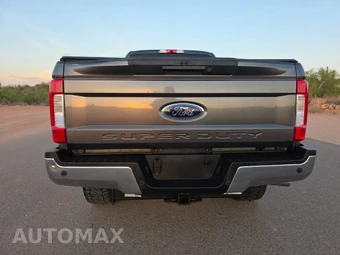 2017 Ford Super Duty F-250 Lariat Crew Cab Medium Bed - miniatura 4