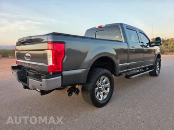 2017 Ford Super Duty F-250 Lariat Crew Cab Medium Bed - miniatura 5
