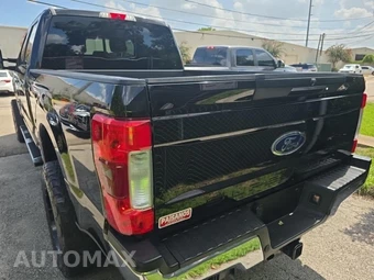 2017 Ford Super Duty F-250 Lariat Crew Cab Medium Bed - miniatura 5