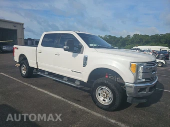 2017 Ford Super Duty F-250 Lariat Crew Cab Medium Bed - miniatura 3