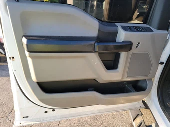 2017 Ford Super Duty F-250 Lariat Crew Cab Medium Bed - miniatura 9