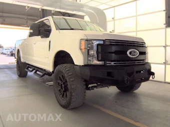 2017 Ford Super Duty F-250 Lariat Crew Cab Medium Bed - miniatura 3