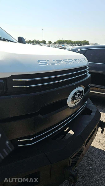 2017 Ford Super Duty F-250 Lariat Crew Cab Medium Bed - miniatura 36