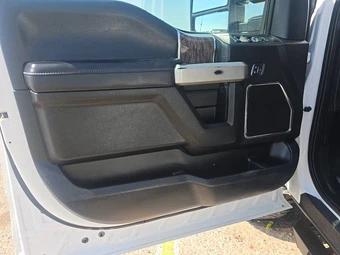 2017 Ford Super Duty F-250 Lariat Crew Cab Medium Bed - miniatura 9