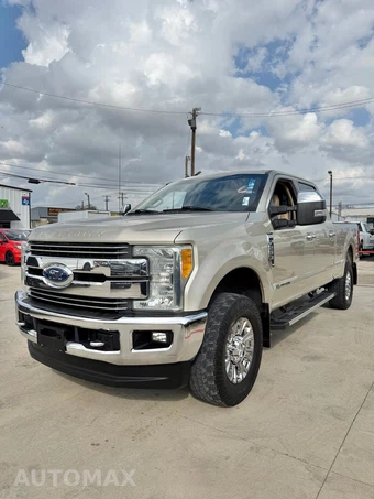 2017 Ford Super Duty F-250 Lariat Crew Cab Medium Bed - miniatura 3