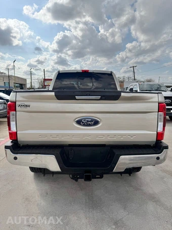 2017 Ford Super Duty F-250 Lariat Crew Cab Medium Bed - miniatura 5