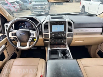 2017 Ford Super Duty F-250 Lariat Crew Cab Medium Bed - miniatura 7