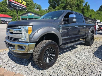 2017 Ford Super Duty F-250 Lariat Crew Cab Medium Bed