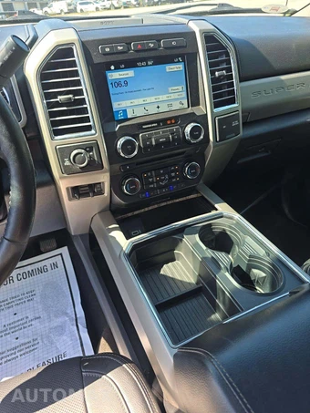 2017 Ford Super Duty F-250 Lariat Crew Cab Medium Bed - miniatura 10