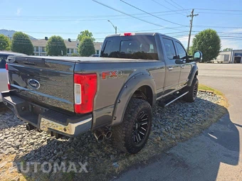 2017 Ford Super Duty F-250 Lariat Crew Cab Medium Bed - miniatura 3
