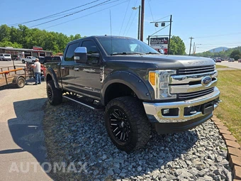 2017 Ford Super Duty F-250 Lariat Crew Cab Medium Bed - miniatura 4