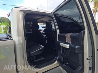 2017 Ford Super Duty F-250 Lariat Crew Cab Medium Bed - miniatura 16
