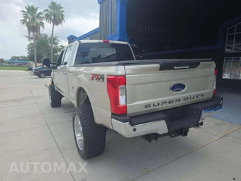 2017 Ford Super Duty F-250 Lariat Crew Cab Medium Bed - miniatura 2