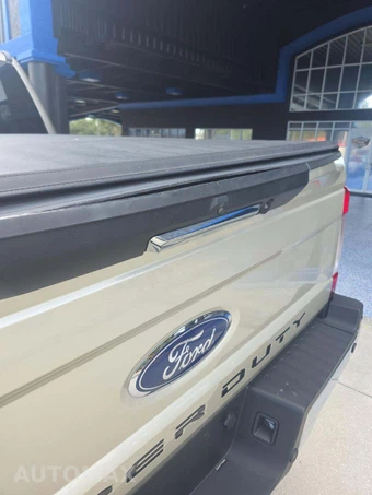 2017 Ford Super Duty F-250 Lariat Crew Cab Medium Bed - miniatura 27