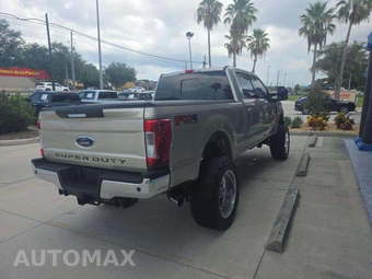 2017 Ford Super Duty F-250 Lariat Crew Cab Medium Bed - miniatura 3